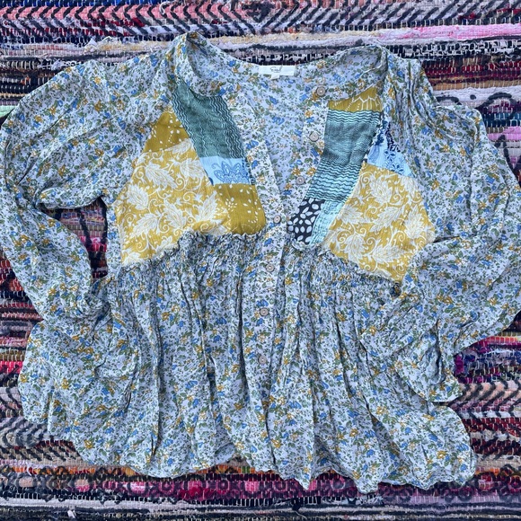 Easel Women's Blouse - Picture 1 of 2